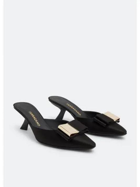 Lycia Vara Bow Satin Mule Heels Black - SALVATORE FERRAGAMO - BALAAN 2