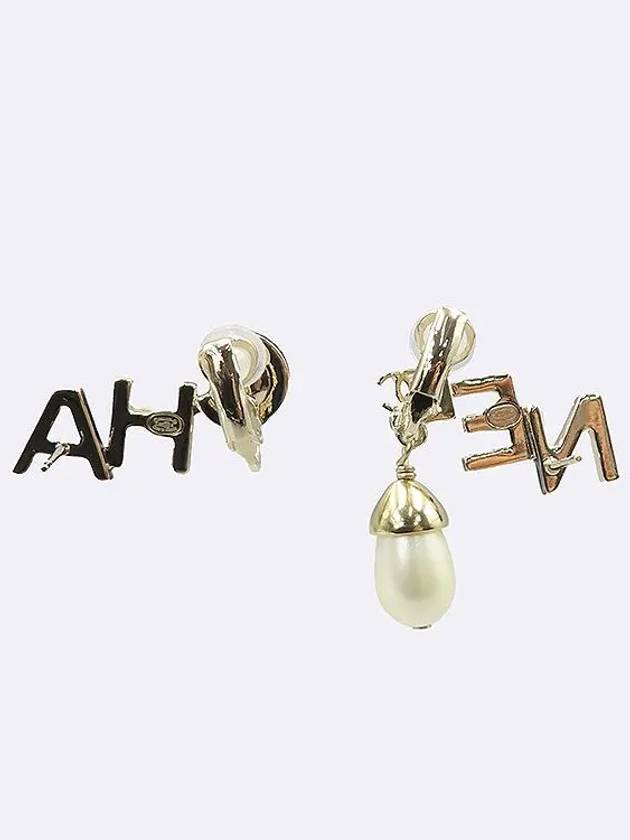 AB9508 Initial logo custom pearl embellished earrings - CHANEL - BALAAN 4