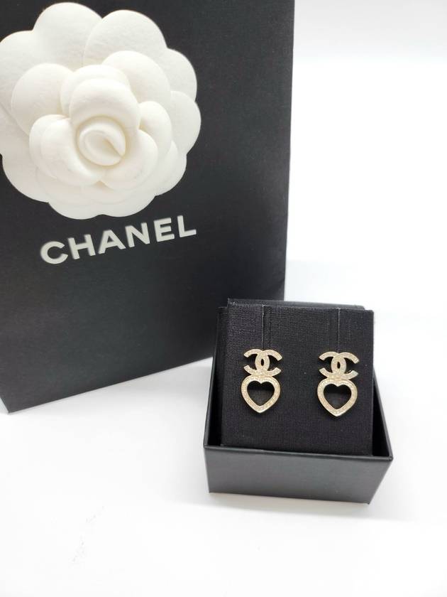 23B Heart Drop CC Logo Earrings ABB665B14145NR577 - CHANEL - BALAAN 10