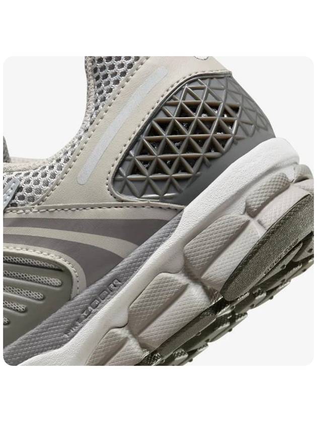 Zoom Vomero 5 Premium Low Top Sneakers Grey - NIKE - BALAAN 9