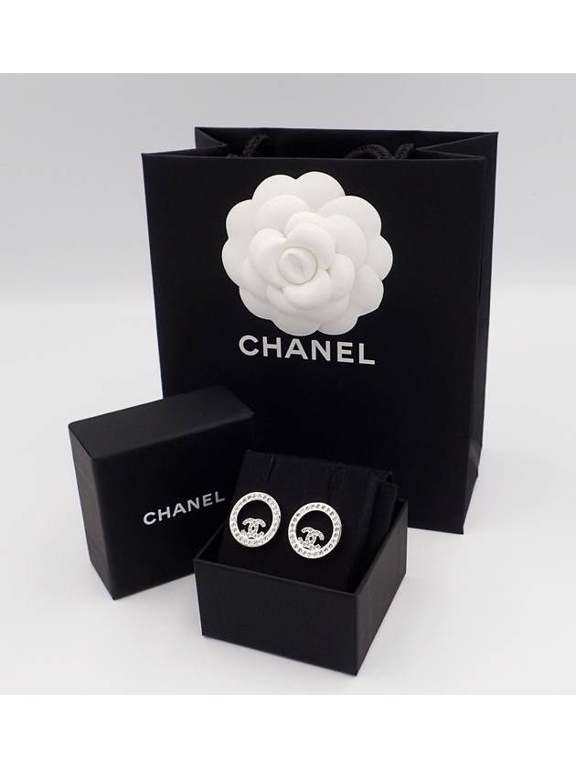 Circle Crystal CC Logo Earrings Silver - CHANEL - BALAAN.