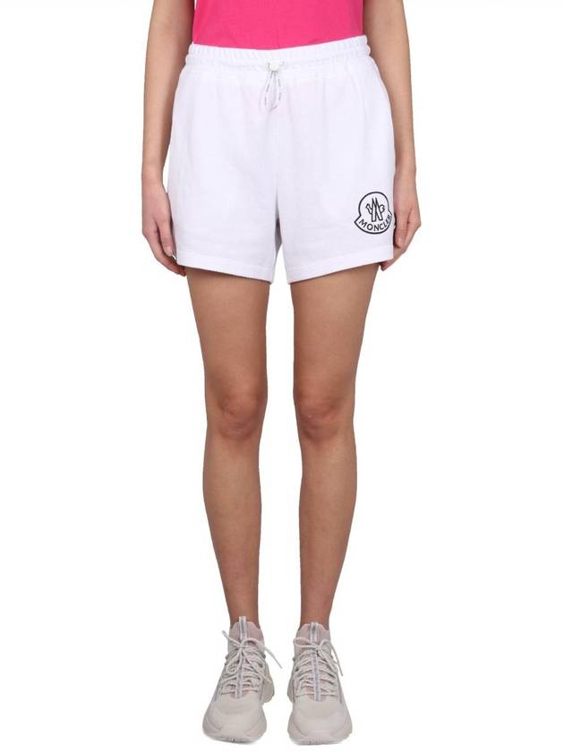 Moncler Shorts With Logo Patch - MONCLER - BALAAN 1