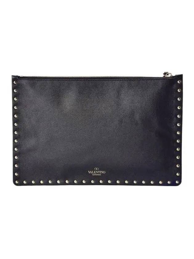 Black Rockstud Calfskin Pouch Clutch Bag P0269BOL0NO - VALENTINO - BALAAN 1