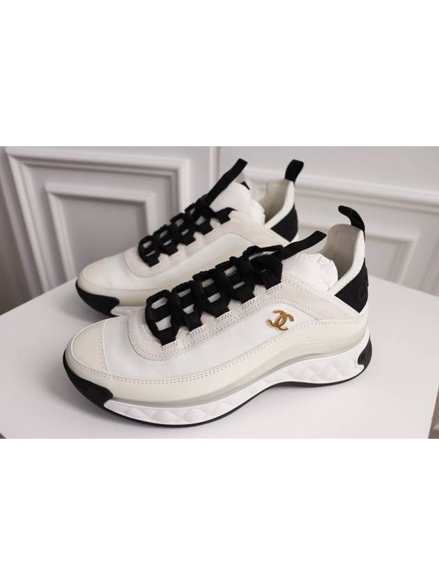 Mixed Fibers Velvet Calfskin Low Top Sneakers Ivory - CHANEL - BALAAN 2