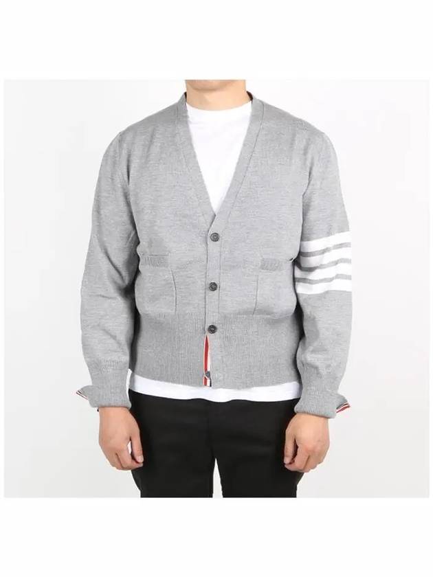 Men's 4 Bar Mr. Tom Icon Intarsia Bag Classic Merino Wool Cardigan Grey - THOM BROWNE - BALAAN 3