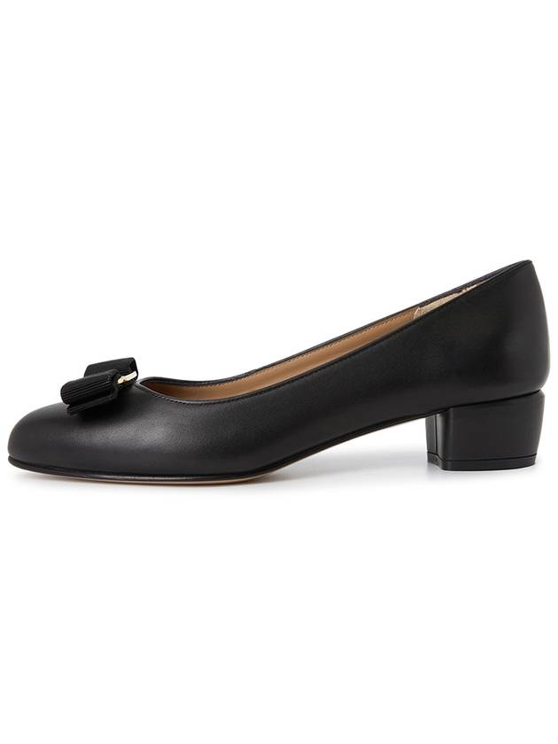 Women's Vara Pumps Black - SALVATORE FERRAGAMO - BALAAN 4