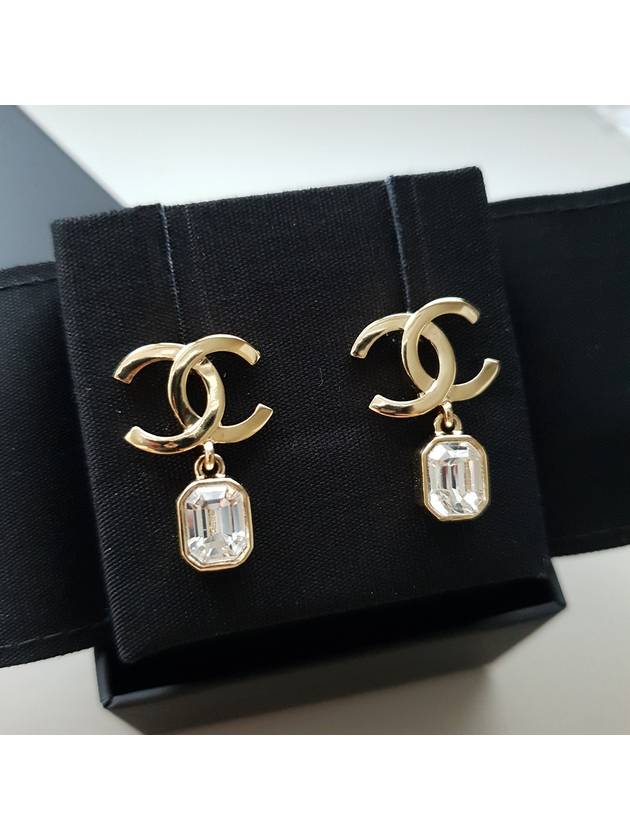 Drop gold metal earrings - CHANEL - BALAAN 1