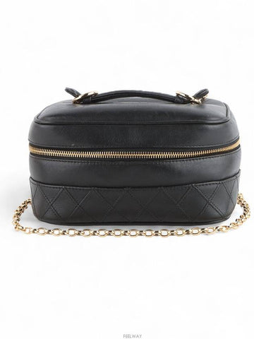 women pouch bag - CHANEL - BALAAN 1