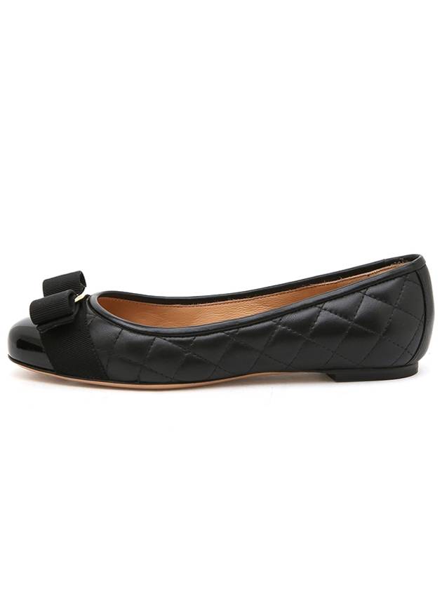 Varina Quilting Leather Ballet Flat Black - SALVATORE FERRAGAMO - BALAAN 4