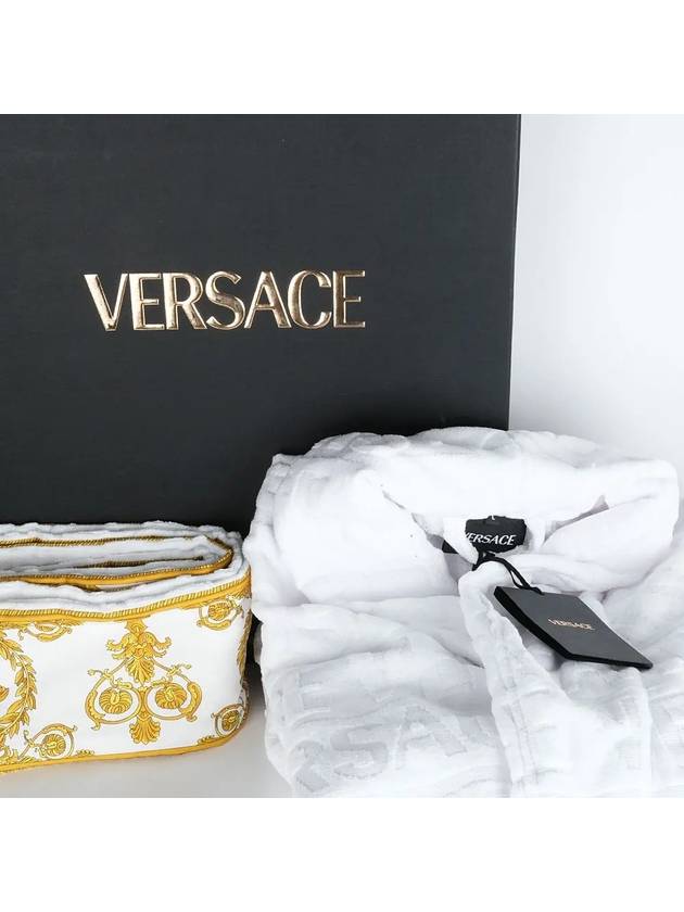 Pattern Terry Bathrobe Lounge Wear White - VERSACE - BALAAN.