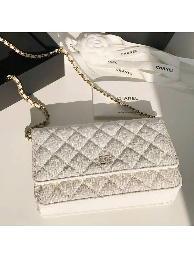 Classic Gold Harware Chain Grained Calfskin Cross Bag White - CHANEL - BALAAN 4