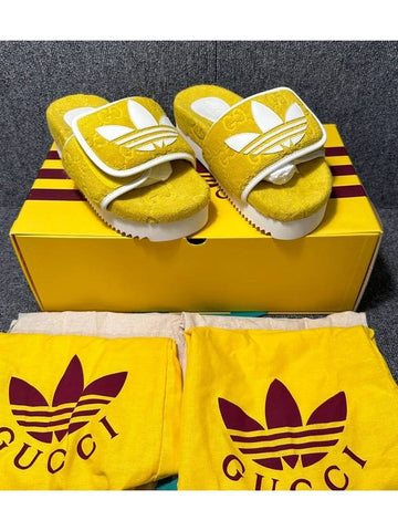 x Adidas Slippers 230 - GUCCI - BALAAN 1