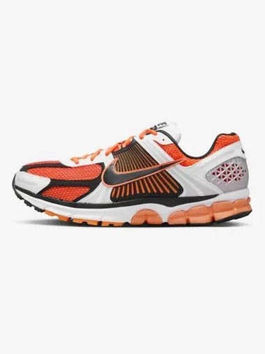 Zoom Vomero 5 M Total Orange Black White Metallic Platinum Hyper Crimson FB9149 800 - NIKE - BALAAN 1