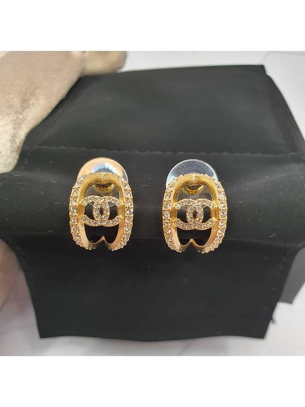 Crystal CC logo half ring earrings gold metal - CHANEL - BALAAN 1