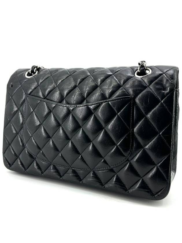 Lambskin classic medium shoulder bag - CHANEL - BALAAN 5