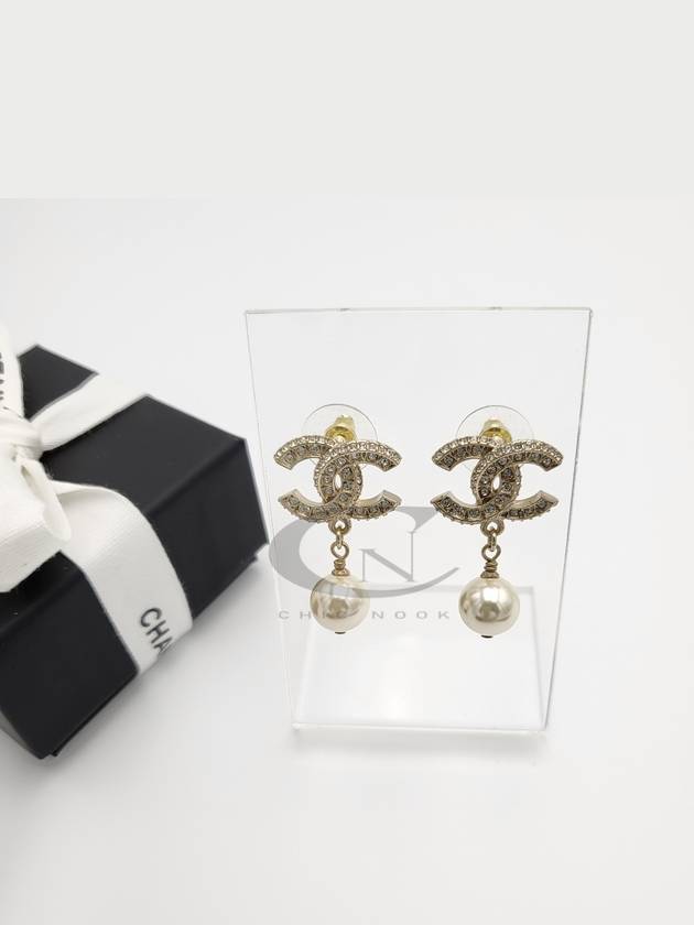 CC Metal Logo Pearl Earrings Gold - CHANEL - BALAAN 9