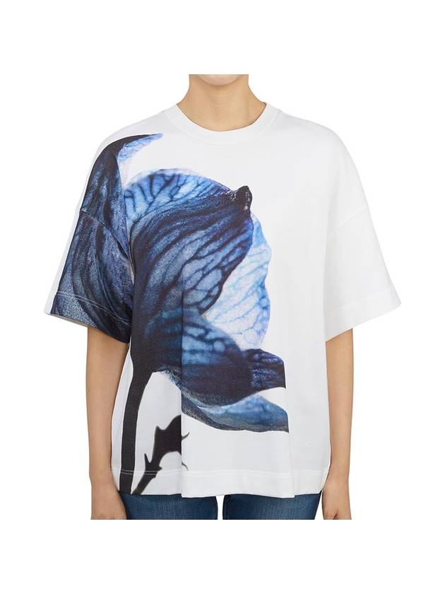 Women's Flower Print Short Sleeve T-Shirt White Blue - ALEXANDER MCQUEEN - BALAAN 1