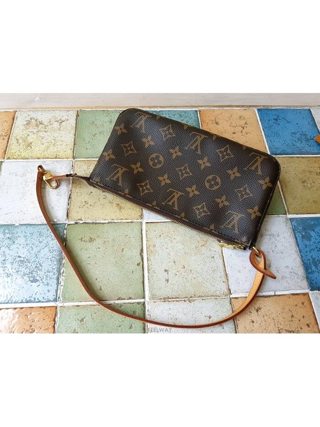 women pouch bag - LOUIS VUITTON - BALAAN 2