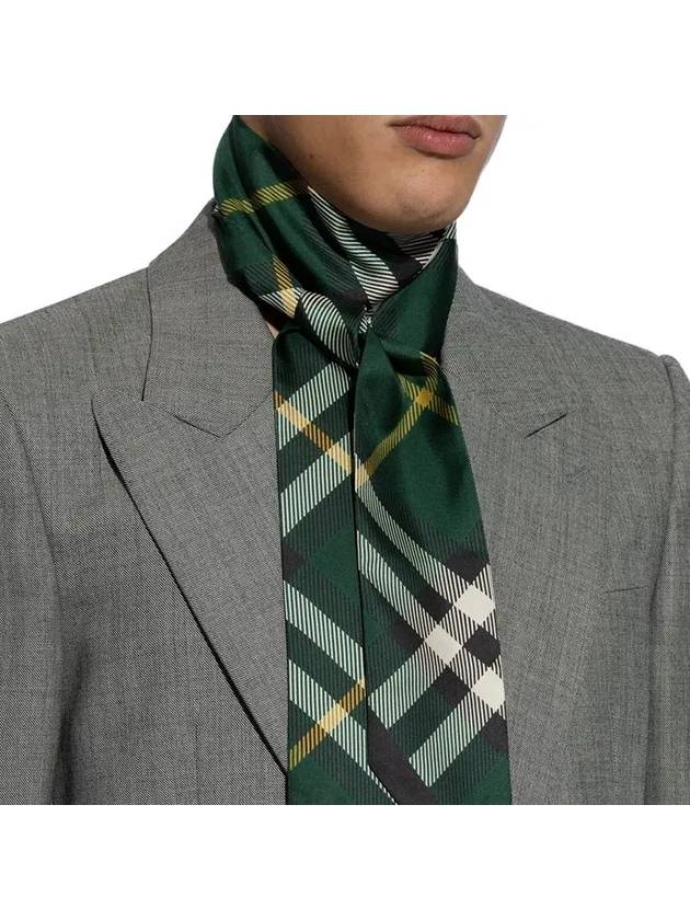 Vintage Check Pointed Tip Scarf Green - BURBERRY - BALAAN 3