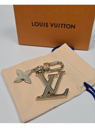 LV Signature Pearl Keyring - LOUIS VUITTON - BALAAN 1