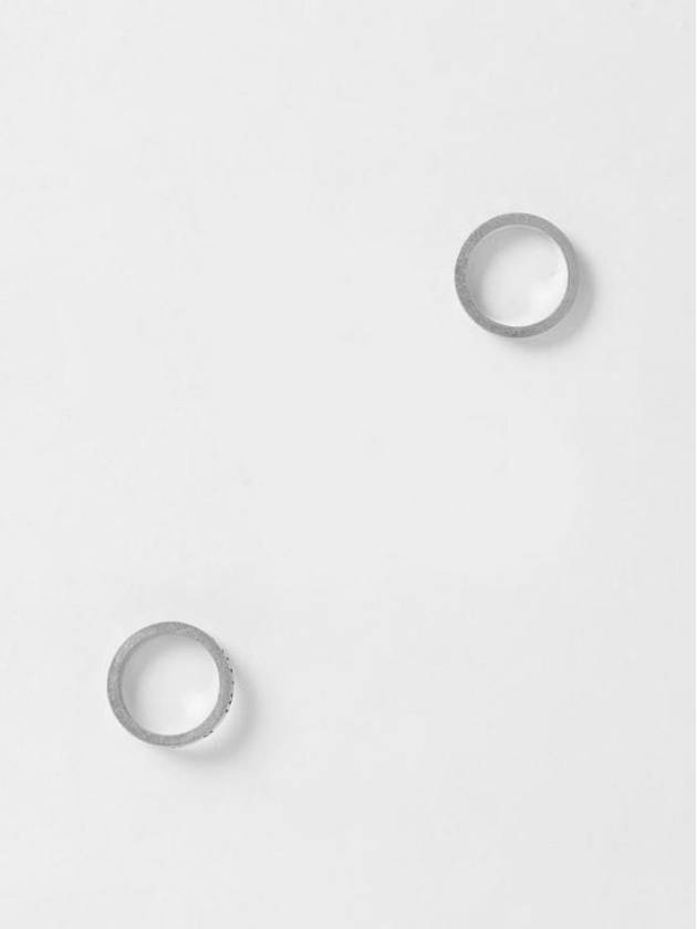 Number Engraved Circle Earrings SI8VG0001 SV0129 951 B0110813804 - MAISON MARGIELA - BALAAN 2