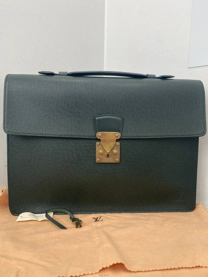 Taiga s briefcase - LOUIS VUITTON - BALAAN 2