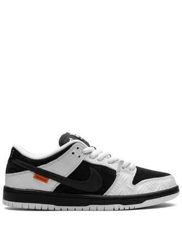 Dunk Low SB Low Top Sneakers White Black - NIKE - BALAAN 1