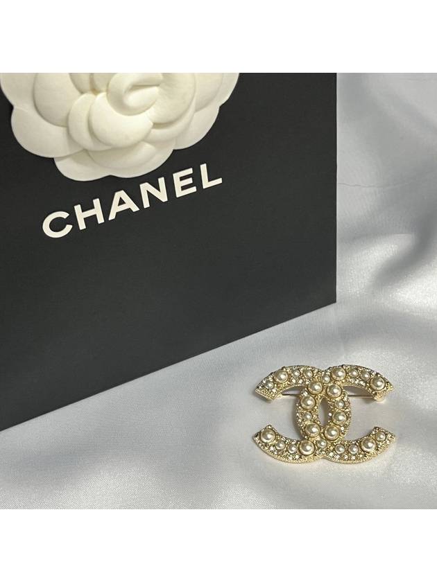 CC logo pearl cubic brooch gold A64762 - CHANEL - BALAAN 5