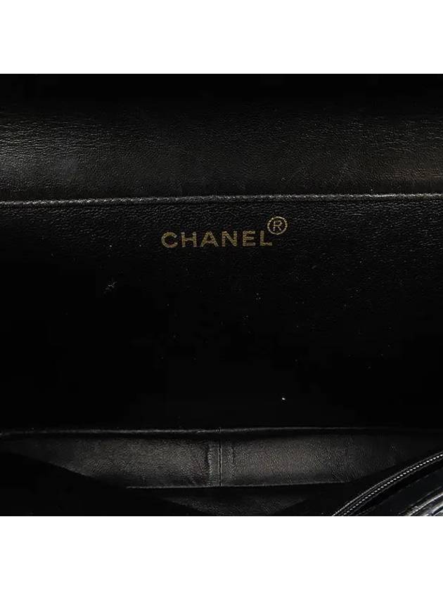 patent shoulder bag - CHANEL - BALAAN 6