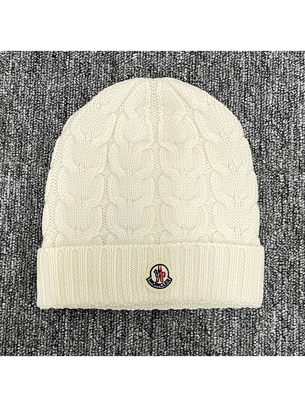 Kids Logo Patch Cable Stitch Wool Knit Beanie White 3B00025 04S02 030 - MONCLER - BALAAN 2