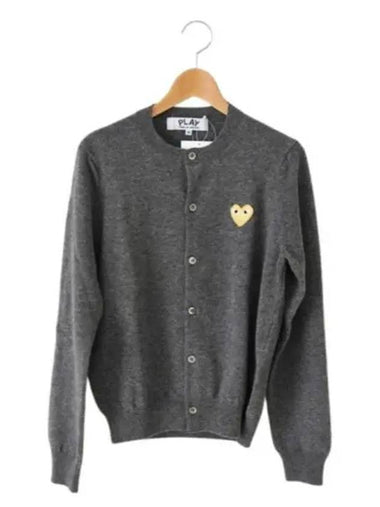 24 AZ N049 051 3 Gold Heart Wappen Wool Cardigan - COMME DES GARCONS - BALAAN 1