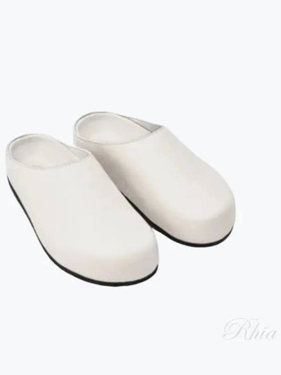 Wearing Clog Slippers Milk - STUDIO NICHOLSON - BALAAN 2