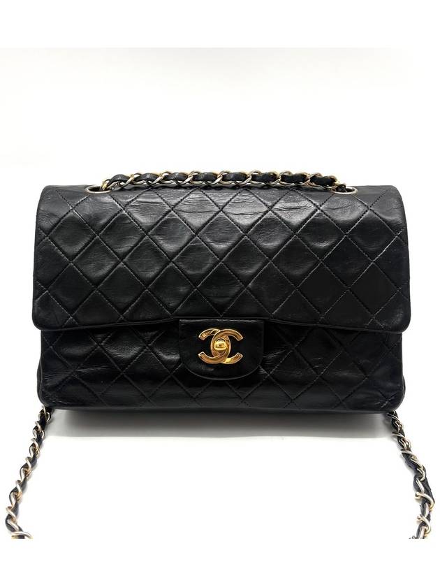 Lambskin classic medium shoulder bag - CHANEL - BALAAN 2