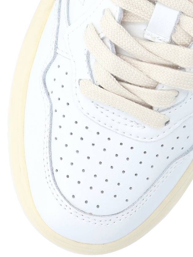 Medalist Goatskin Low Top Sneakers White - AUTRY - BALAAN 6