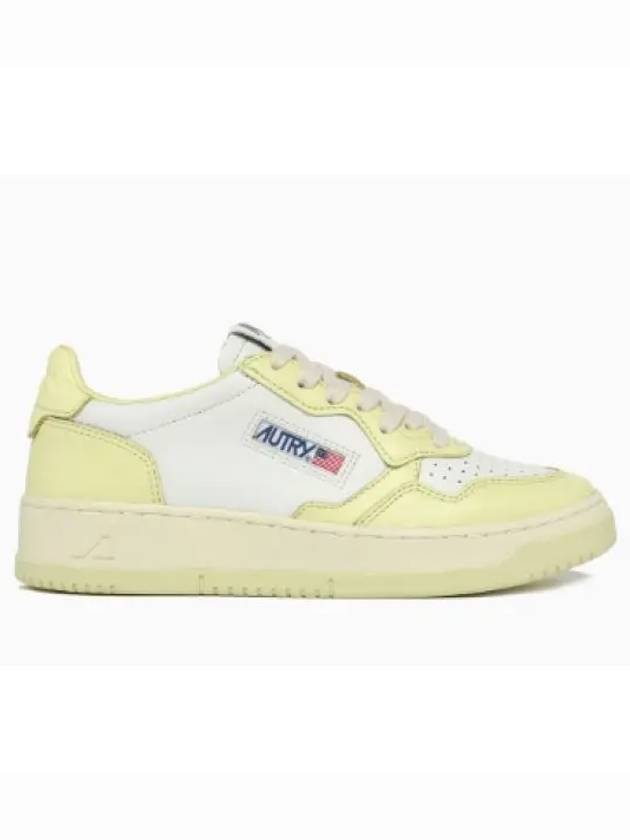 Women's Medalist Bi-Color Low-Top Sneakers Yellow - AUTRY - BALAAN 2