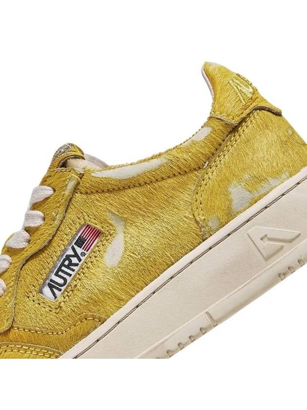 Medalist Pony Skin Low Top Sneakers Yellow - AUTRY - BALAAN 7