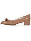 Vara Bow Patent Pumps Heels Beige - SALVATORE FERRAGAMO - BALAAN.