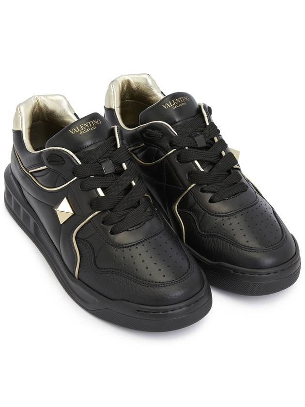 Gumboy One-Studded Leather Low-Top Sneakers Black - VALENTINO - BALAAN 4