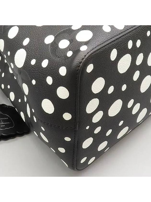 M21753 Black White x Yayoi Kusama Collection Neonoe MM Shoulder Bag - LOUIS VUITTON - BALAAN 6