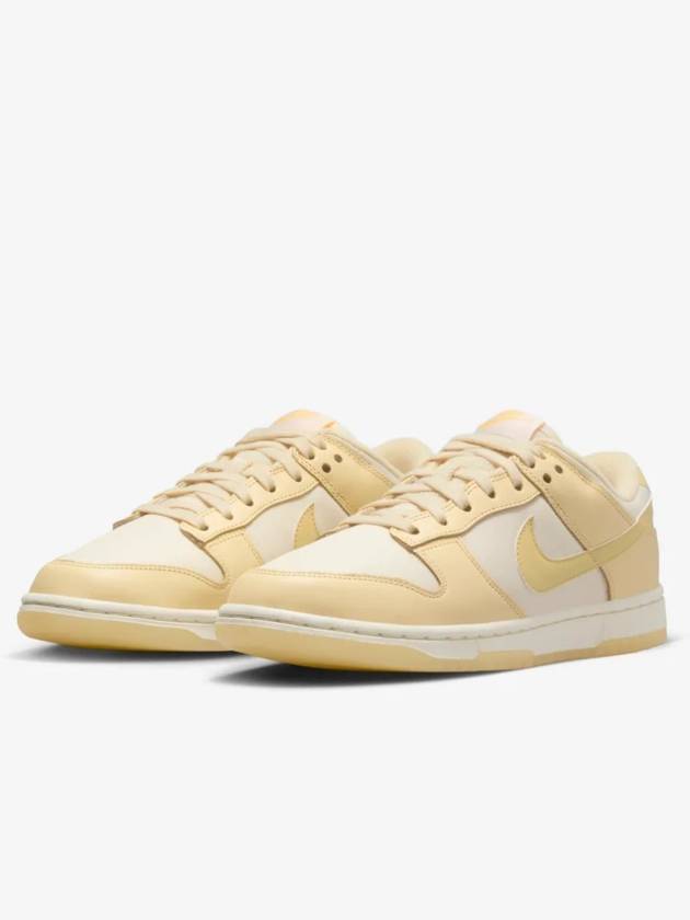 Dunk Low Low Top Sneakers Muslin Team Gold - NIKE - BALAAN 6