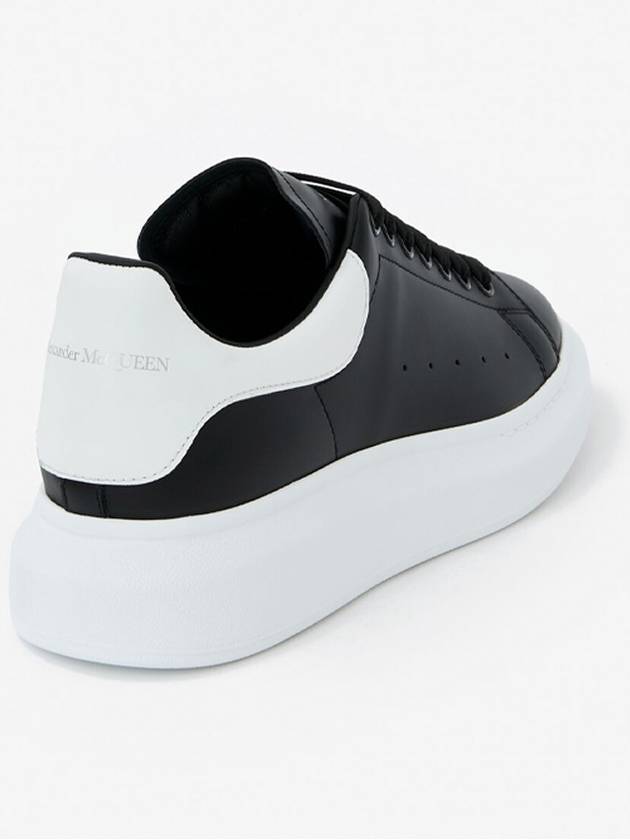 Oversized Leather Tab Low Top Sneakers Black - ALEXANDER MCQUEEN - BALAAN 3