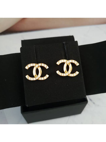 White gold metal CC logo earrings - CHANEL - BALAAN 1