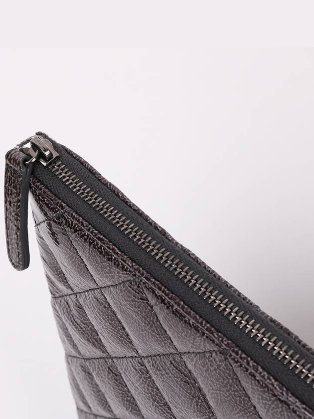 CC silver gray patent large clutch bag - CHANEL - BALAAN 6