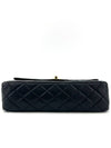 Lambskin classic medium shoulder bag - CHANEL - BALAAN 6