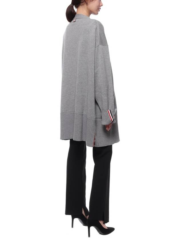 Fine Merino Wool 4-line Oversized Fit V-neck Cardigan Light Grey - THOM BROWNE - BALAAN 7