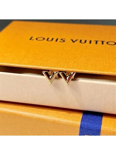 Essential V Stud Earrings Gold - LOUIS VUITTON - BALAAN 2