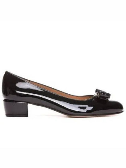 Vara Bow Patent Pumps Black - SALVATORE FERRAGAMO - BALAAN 2