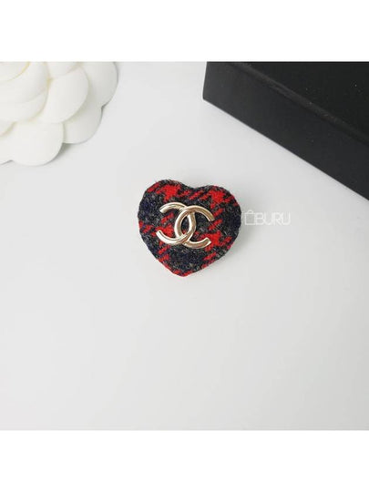 CC Logo Heart Check Tweed Brooch Red - CHANEL - BALAAN 2