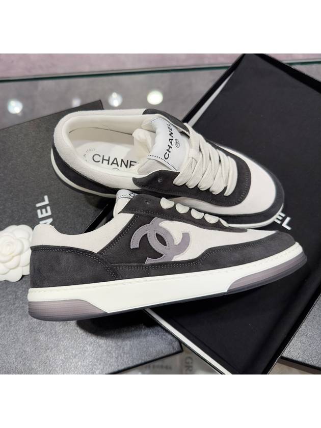 Men's Sneakers Suede Tennis Black CC Logo - CHANEL - BALAAN 6