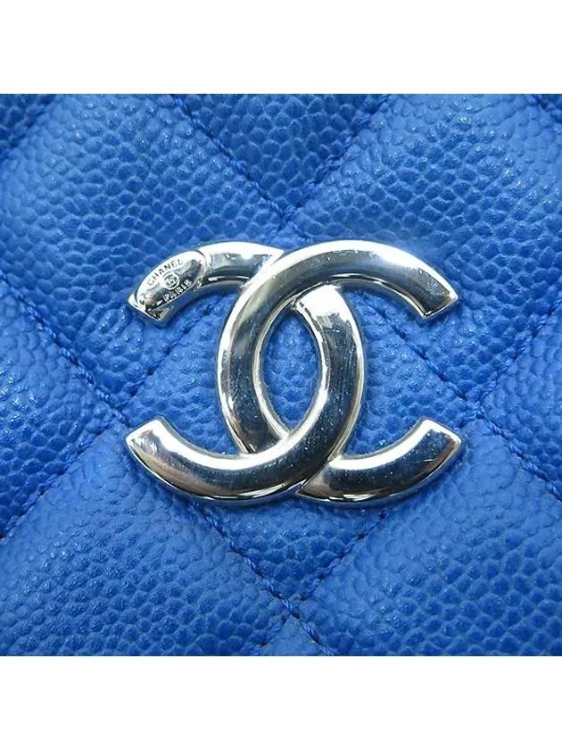 Caviar shoulder bag - CHANEL - BALAAN 5